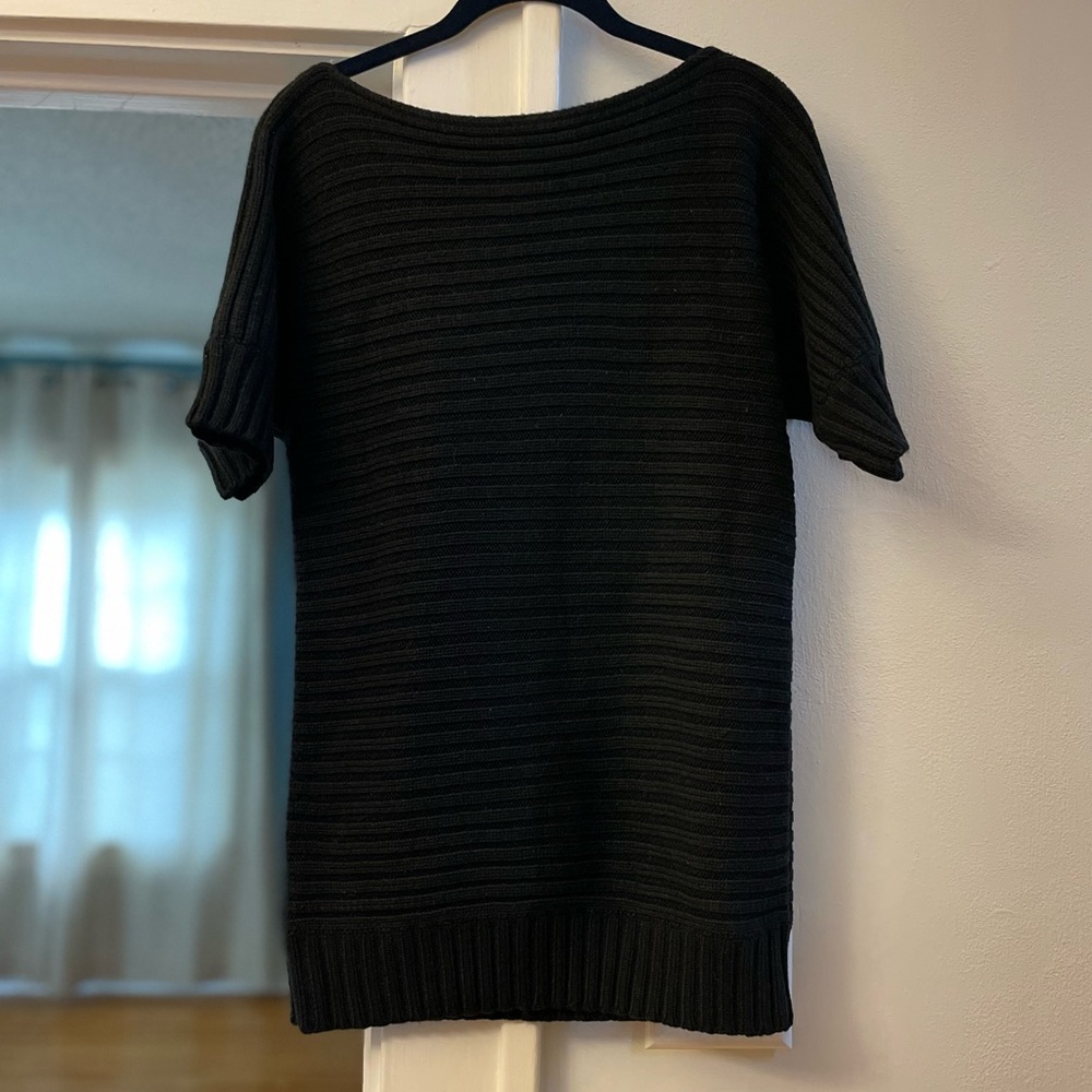 Limited Sweater - Picture 2 of 9